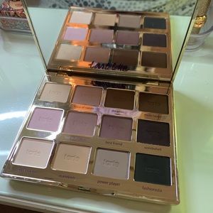 Tarte amazonian clay matte eyeshadow palette